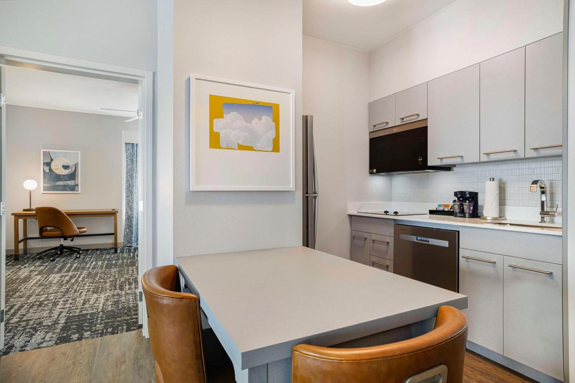 Two Bedroom Suite One King Two Queen Beds Non-Smoking