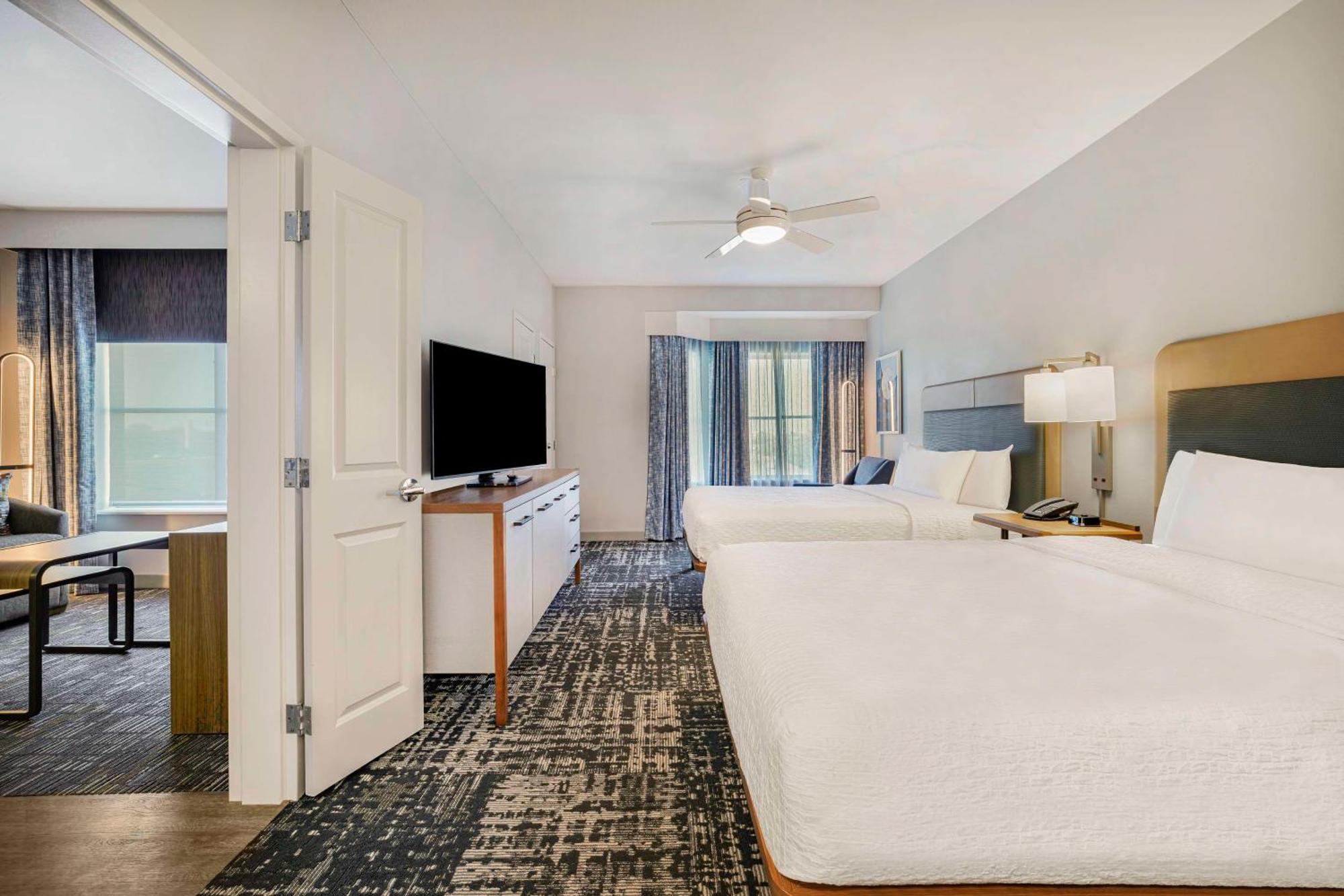 One-Bedroom Queen Suite Two Queen Beds Non-Smoking